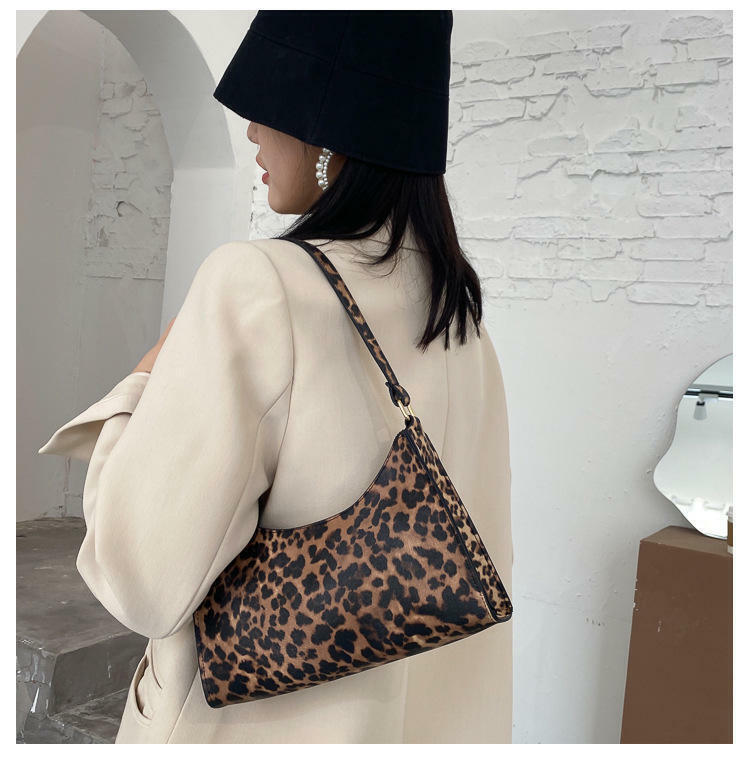 Savannara Shoulder Bag